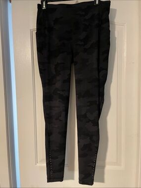 Lululemon Swift Speed High-
Rise Tight 28"
Heritage 365 Camo Deep Coal Multi